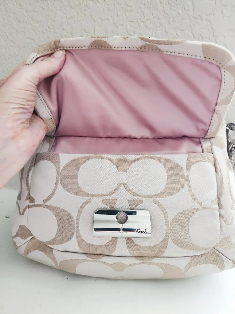 Euc Coach Kristen Light Khaki Signature Shoulder Bag